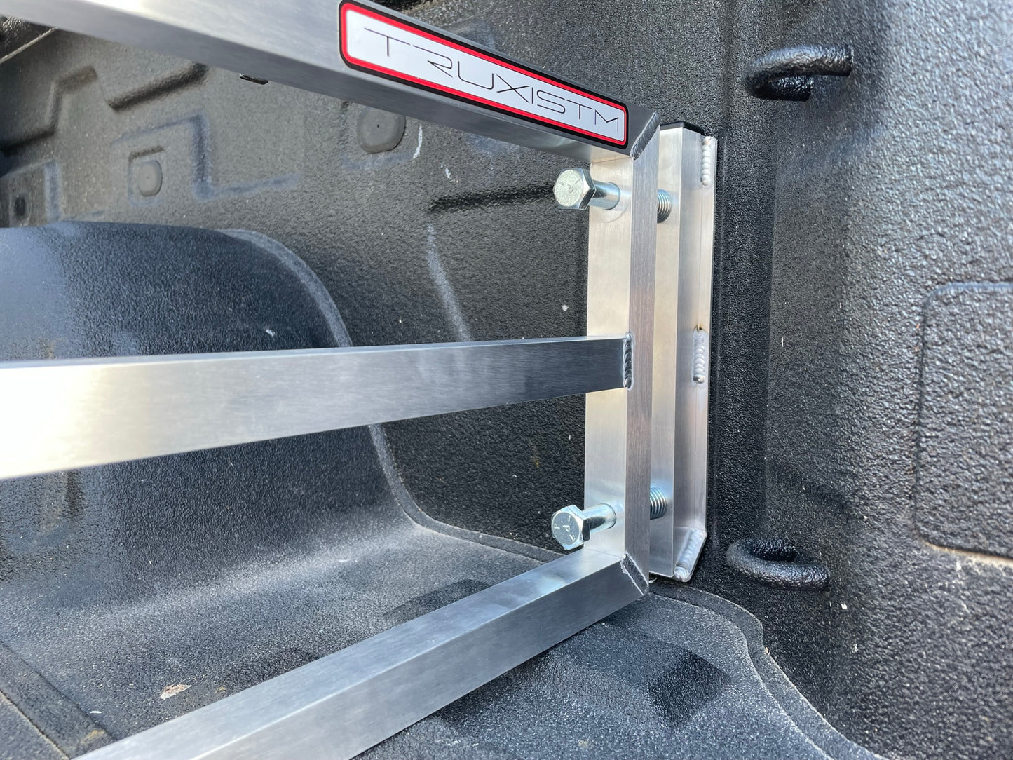 TRUCK BED DIVIDER GM SIERRA / SILVERADO 2020-2022