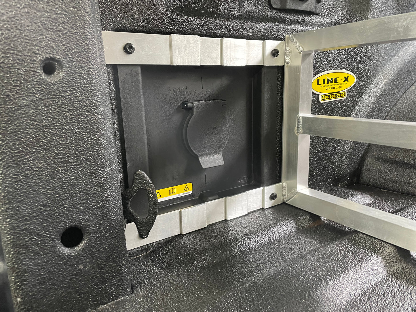TRUCK BED DIVIDER FORD F-150 2015-2022