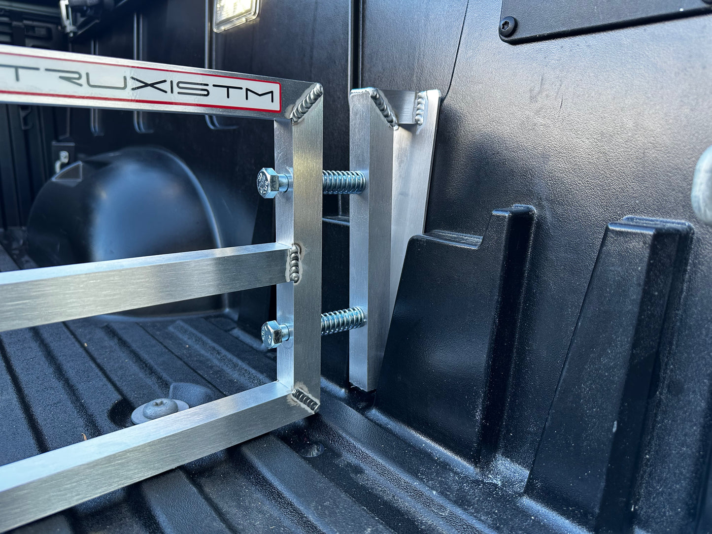 TRUXISTM truck bed divider Toyota Tundra 2022-2023-2024-2025-2026 