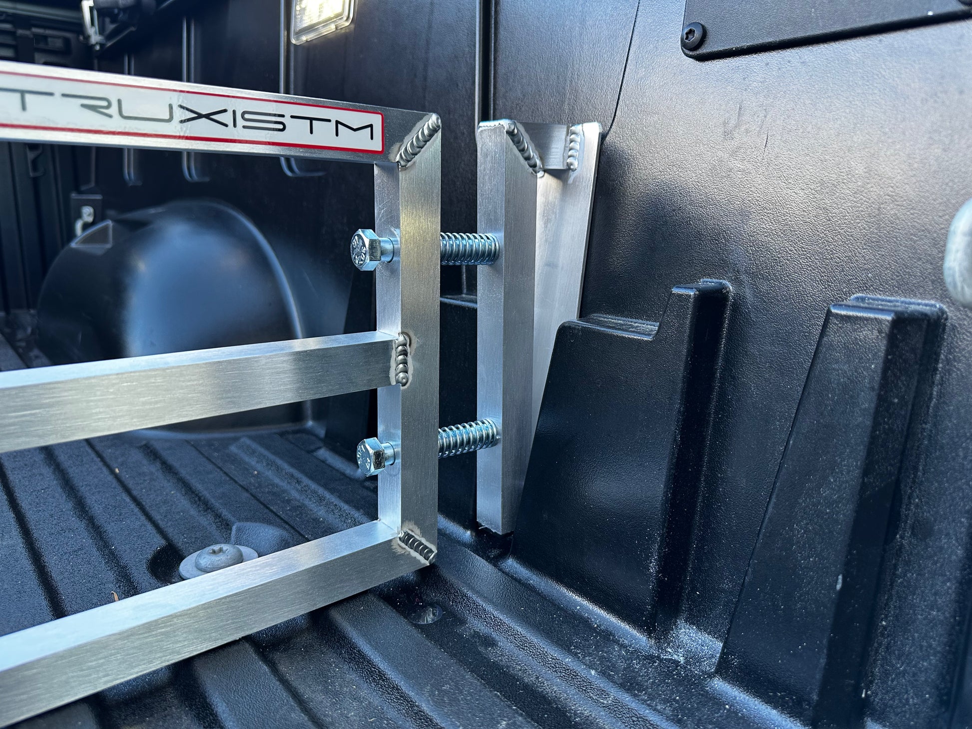 TRUXISTM truck bed divider Toyota Tundra 2022-2023-2024-2025-2026 