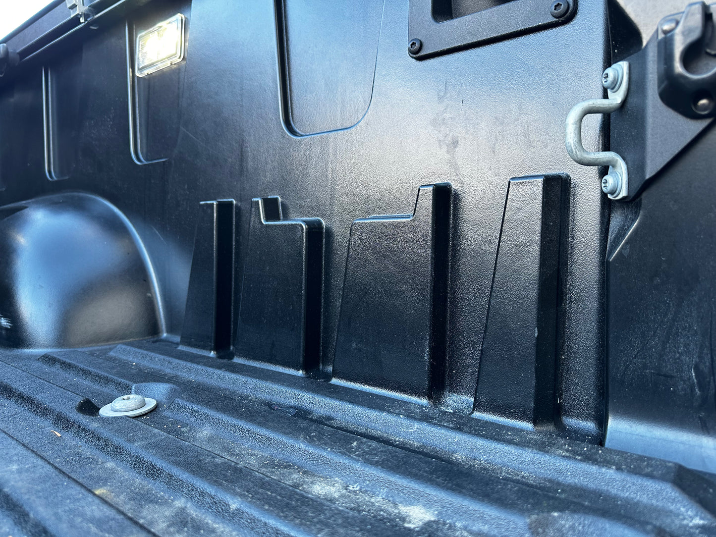 TRUXISTM truck bed divider Toyota Tundra 2022-2023-2024-2025-2026 