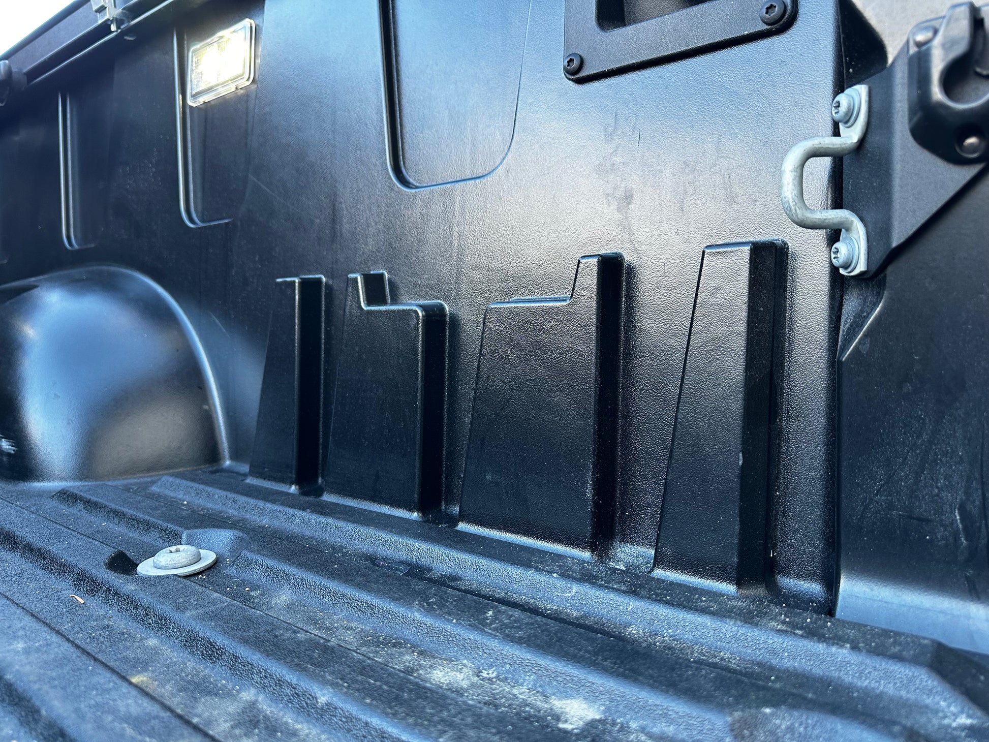 TRUXISTM truck bed divider Toyota Tundra 2022-2023-2024-2025-2026 