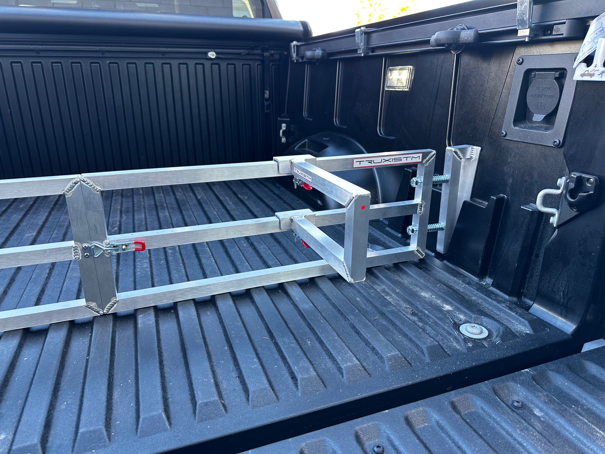 TRUXISTM truck bed divider Toyota Tundra 2022-2023-2024-2025-2026 