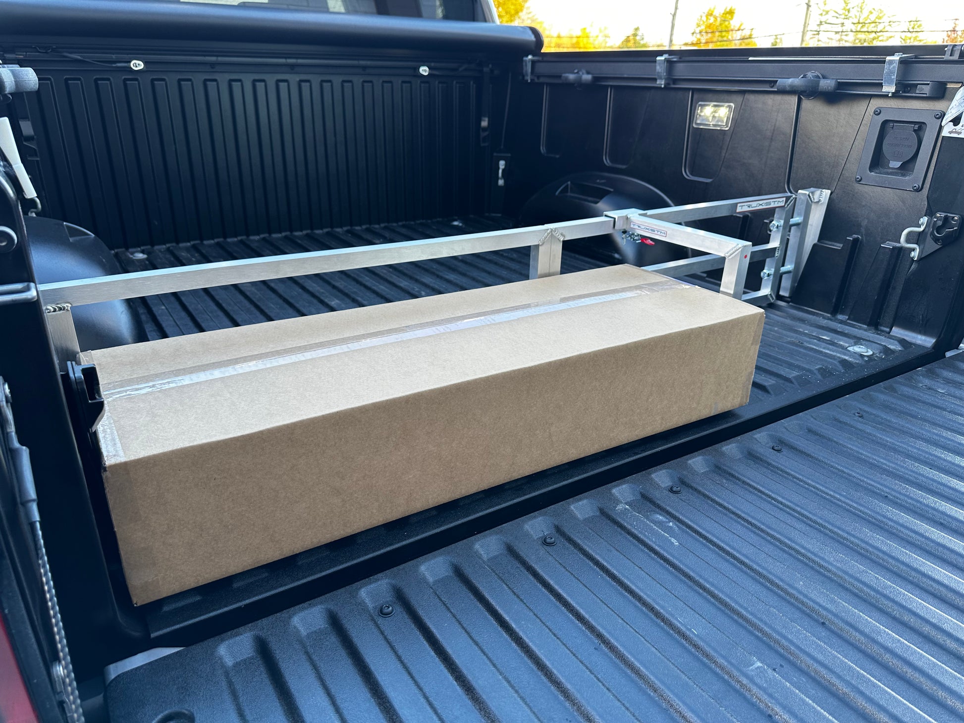 TRUXISTM truck bed divider Toyota Tundra 2022-2023-2024-2025-2026 