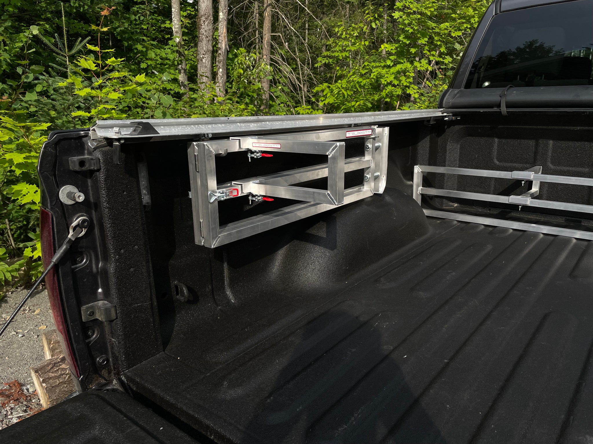 Truxistm Truck Bed Divider